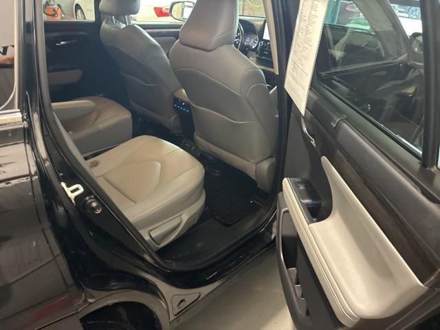 used 2021 Toyota Highlander car, priced at $28,900