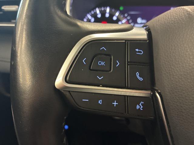 used 2021 Toyota Highlander car, priced at $28,900