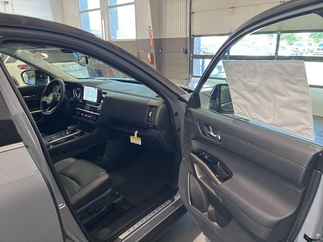 new 2025 Nissan Pathfinder car, priced at $52,496