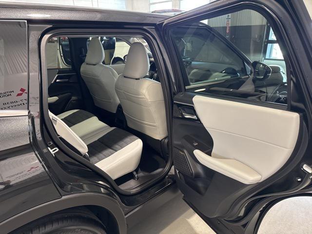 new 2025 Mitsubishi Outlander car, priced at $37,958