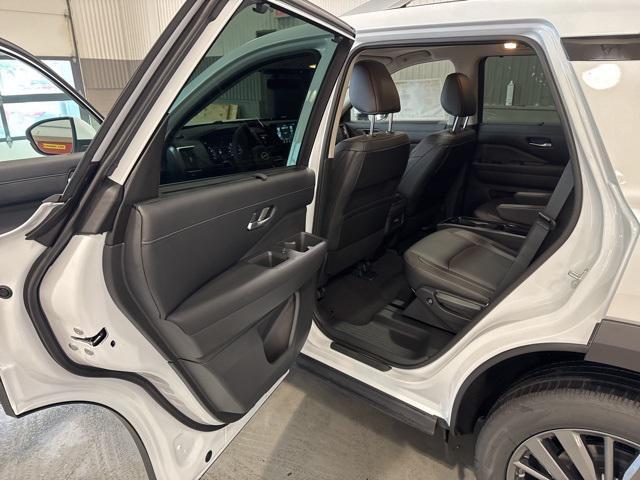 new 2025 Nissan Pathfinder car, priced at $48,097