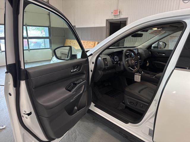 new 2025 Nissan Pathfinder car, priced at $48,097