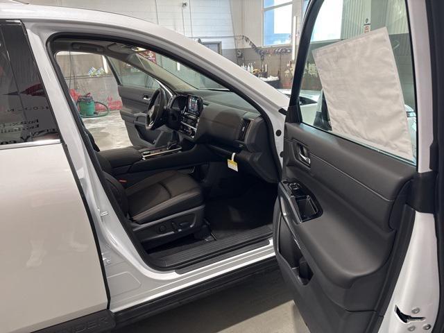 new 2025 Nissan Pathfinder car, priced at $48,097