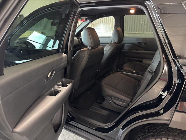 new 2025 Nissan Pathfinder car, priced at $44,477