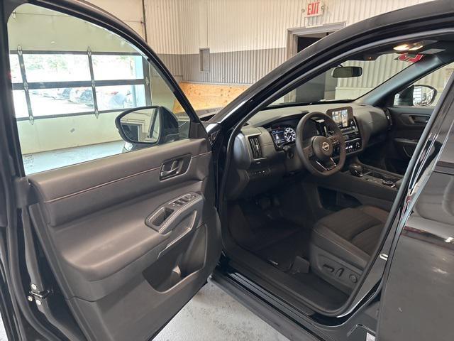 new 2025 Nissan Pathfinder car, priced at $44,477