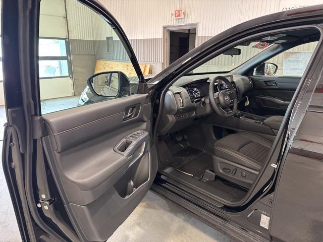 new 2025 Nissan Pathfinder car, priced at $44,557