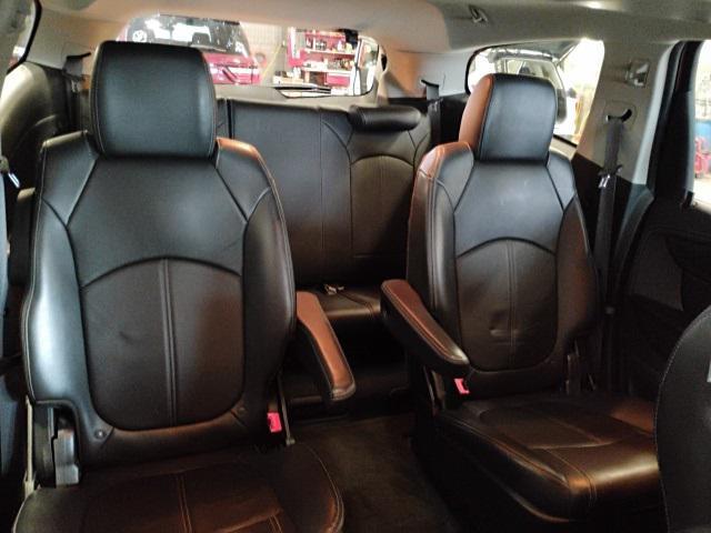 used 2014 Chevrolet Traverse car, priced at $11,325