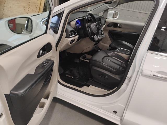 used 2021 Chrysler Pacifica car, priced at $21,996