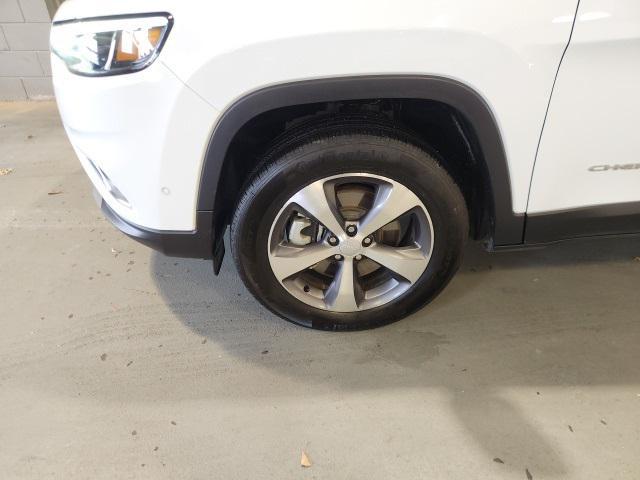 used 2021 Jeep Cherokee car, priced at $24,499