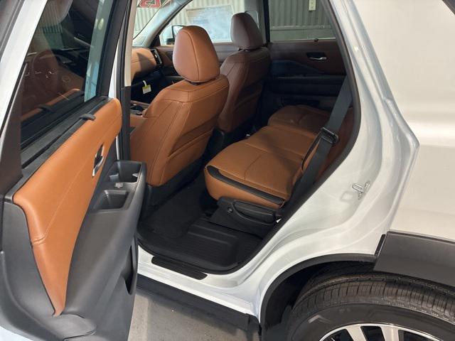 new 2025 Nissan Pathfinder car, priced at $46,031