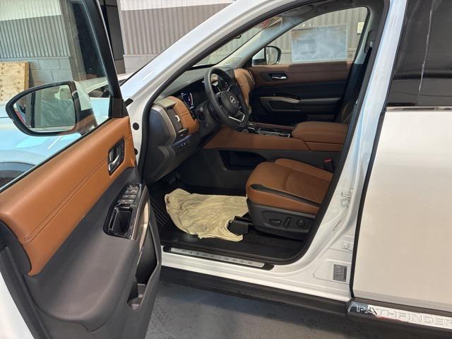 new 2025 Nissan Pathfinder car, priced at $46,031