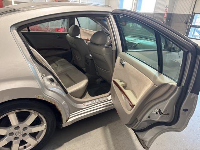 used 2006 Nissan Maxima car, priced at $1,295