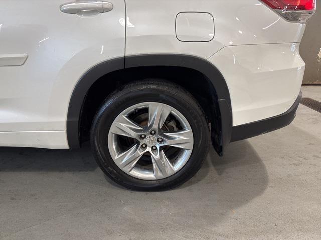 used 2015 Toyota Highlander car, priced at $14,995