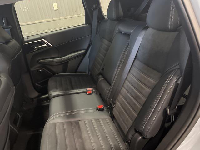new 2025 Mitsubishi Outlander car, priced at $41,124