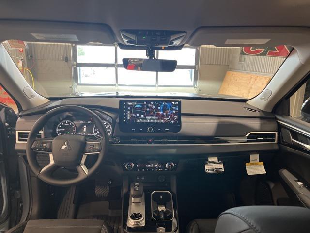 new 2025 Mitsubishi Outlander car, priced at $41,124