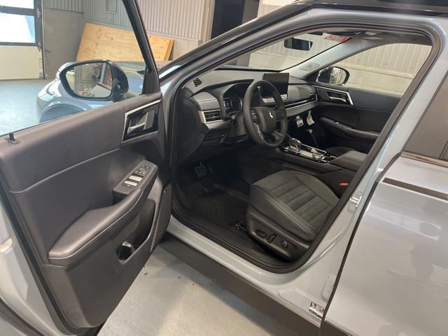new 2025 Mitsubishi Outlander car, priced at $41,124
