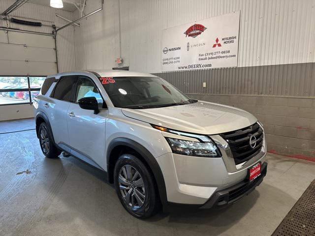 new 2025 Nissan Pathfinder car, priced at $38,876