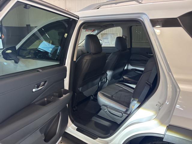 new 2025 Nissan Pathfinder car, priced at $52,078