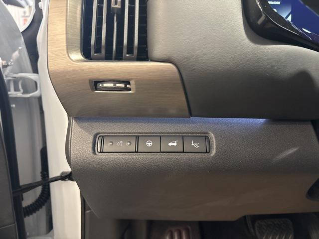 new 2025 Nissan Pathfinder car, priced at $52,078