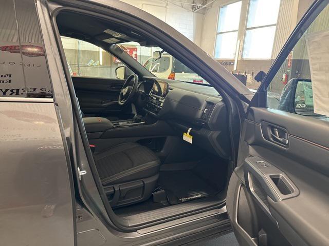 new 2025 Nissan Pathfinder car, priced at $41,478