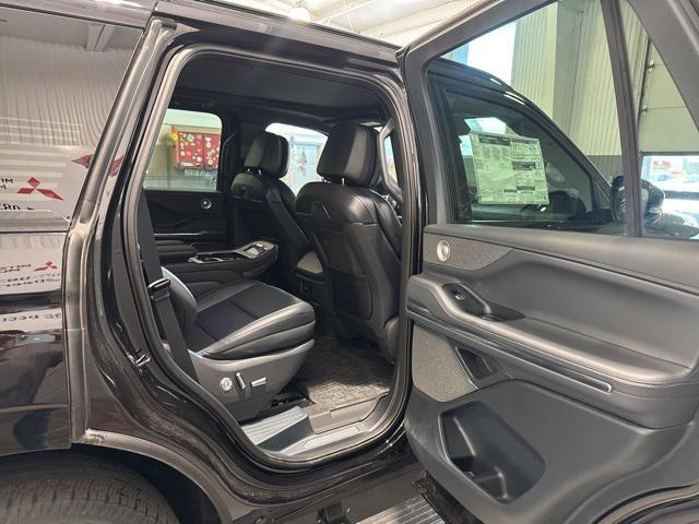 new 2025 Lincoln Navigator car, priced at $107,855