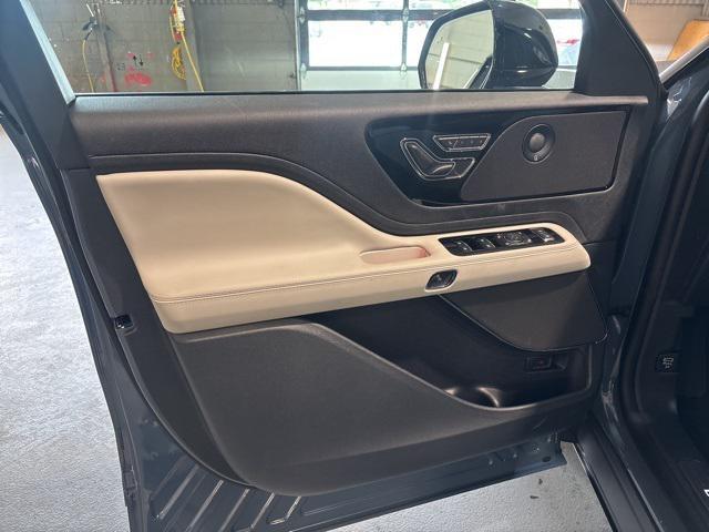 new 2025 Lincoln Aviator car, priced at $70,977