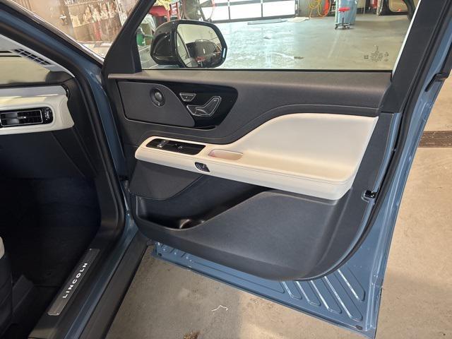 new 2025 Lincoln Aviator car, priced at $70,977