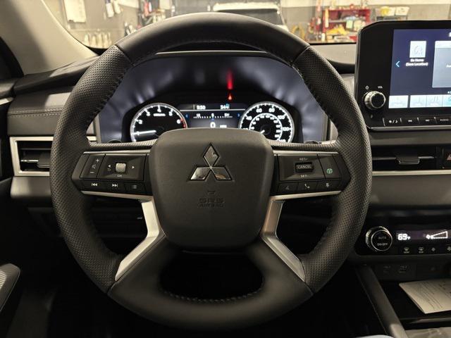 new 2024 Mitsubishi Outlander car, priced at $32,678