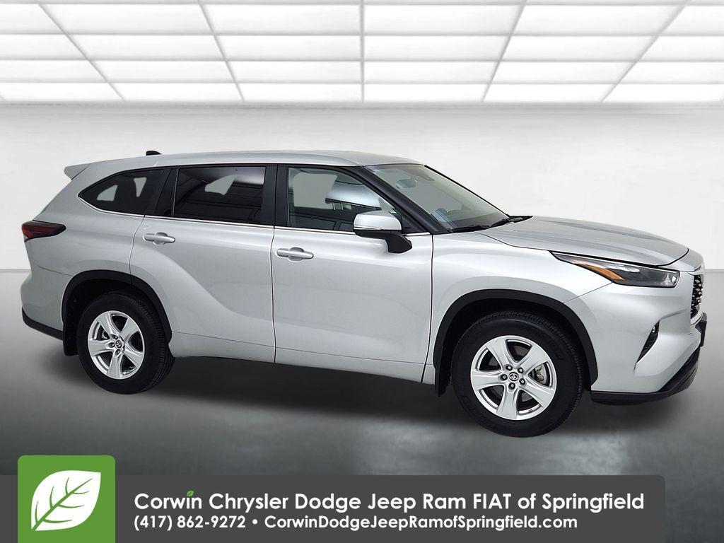used 2024 Toyota Highlander car, priced at $34,884