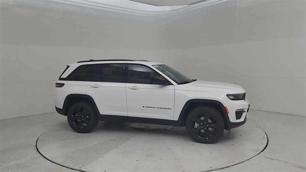 new 2024 Jeep Grand Cherokee car, priced at $46,358