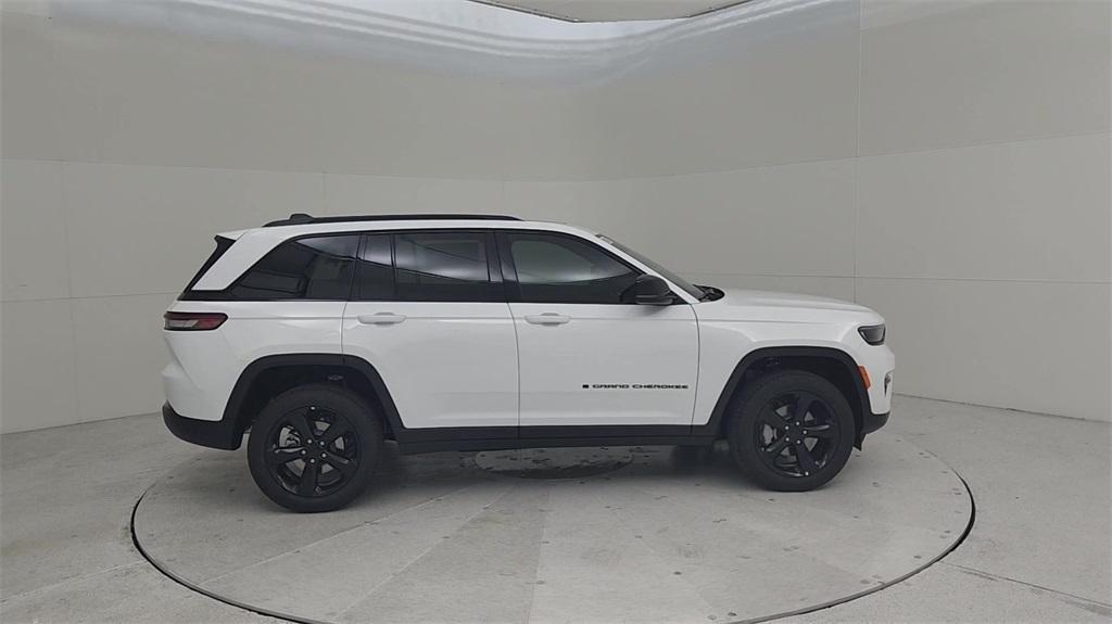 new 2024 Jeep Grand Cherokee car, priced at $46,358