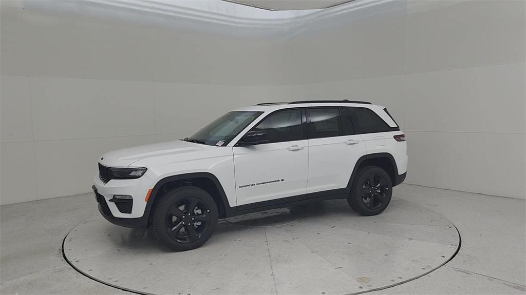 new 2024 Jeep Grand Cherokee car, priced at $46,358