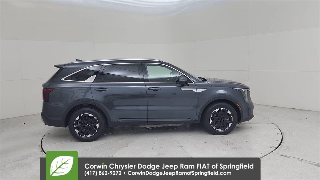 used 2024 Kia Sorento car, priced at $28,644