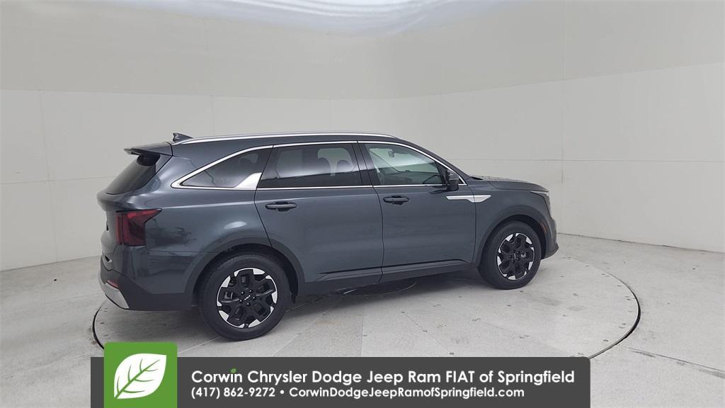 used 2024 Kia Sorento car, priced at $28,644