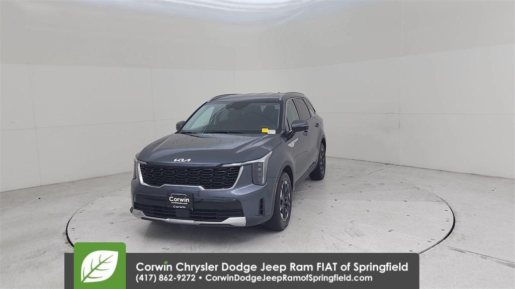 used 2024 Kia Sorento car, priced at $28,644