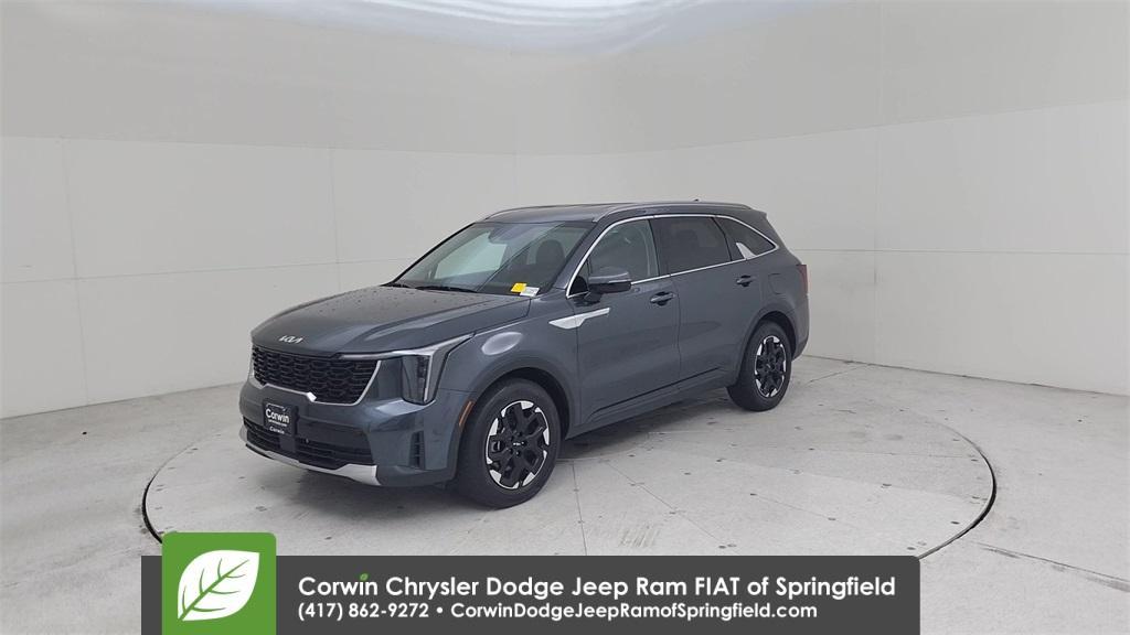 used 2024 Kia Sorento car, priced at $28,644
