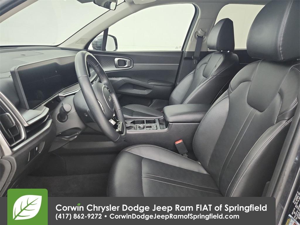 used 2024 Kia Sorento car, priced at $28,644