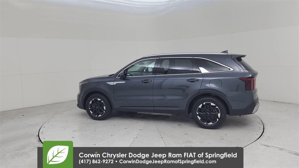 used 2024 Kia Sorento car, priced at $28,644