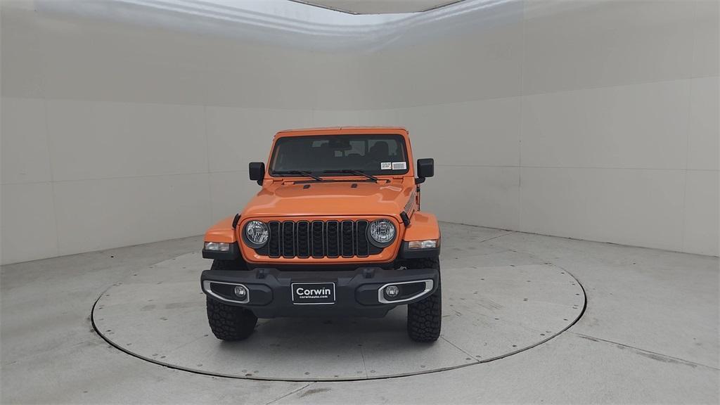 new 2025 Jeep Gladiator car, priced at $45,665