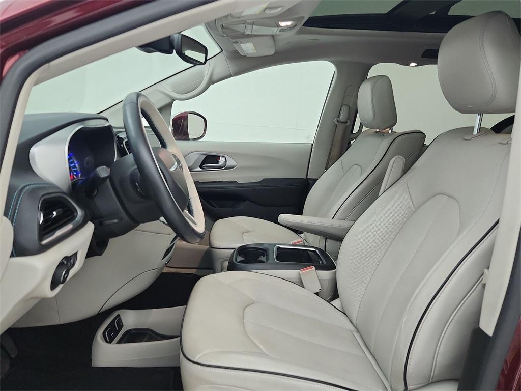 used 2018 Chrysler Pacifica Hybrid car, priced at $15,899