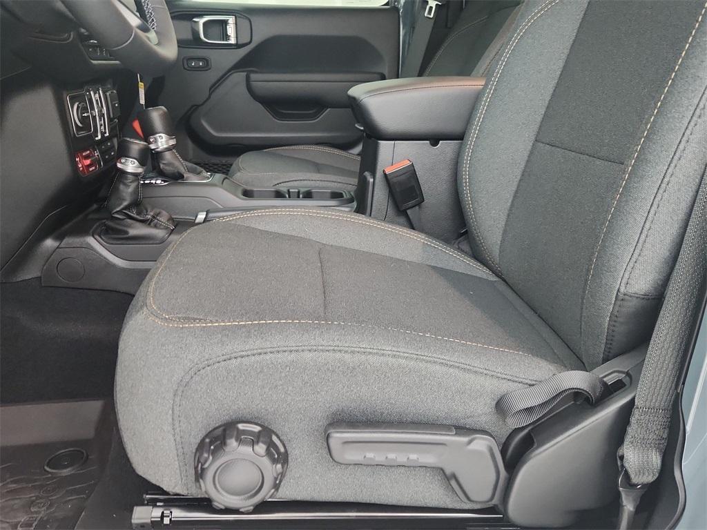 new 2025 Jeep Wrangler car, priced at $54,309