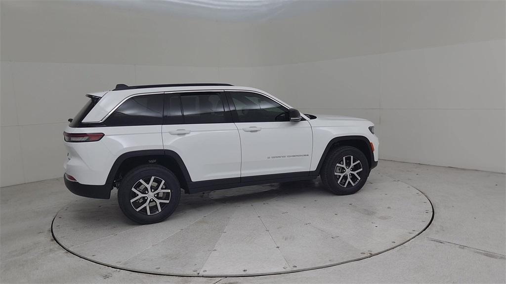 new 2025 Jeep Grand Cherokee car, priced at $44,050