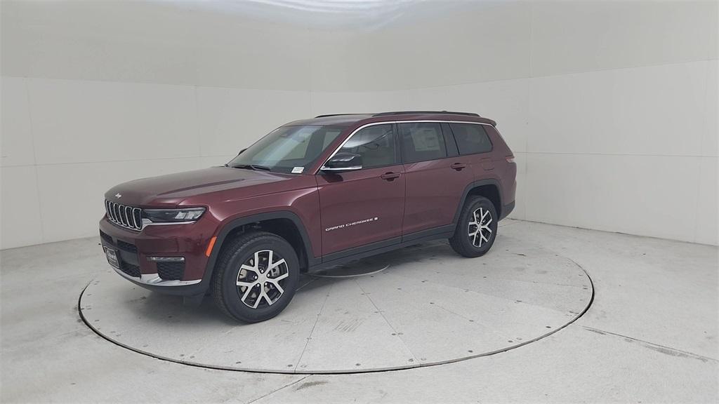 new 2025 Jeep Grand Cherokee L car, priced at $45,074