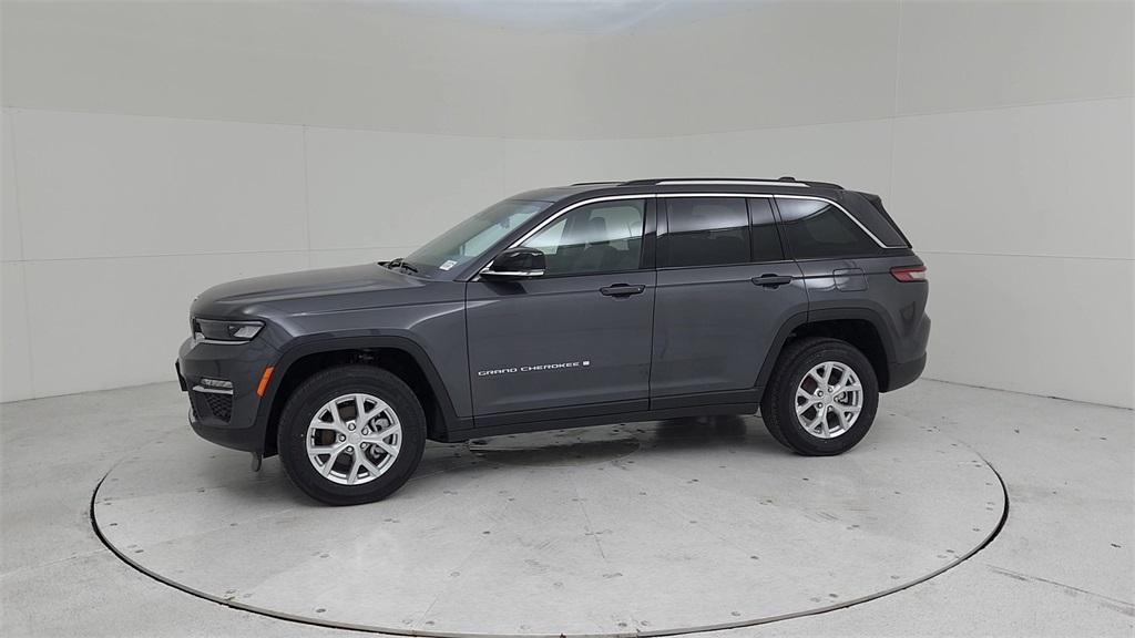 new 2024 Jeep Grand Cherokee car, priced at $44,834