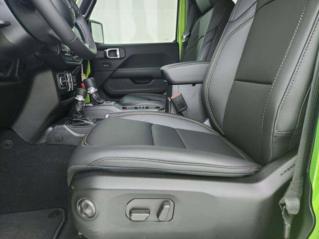 new 2025 Jeep Gladiator car, priced at $46,198