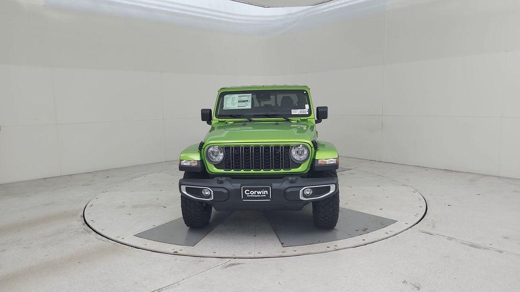 new 2025 Jeep Gladiator car, priced at $46,198