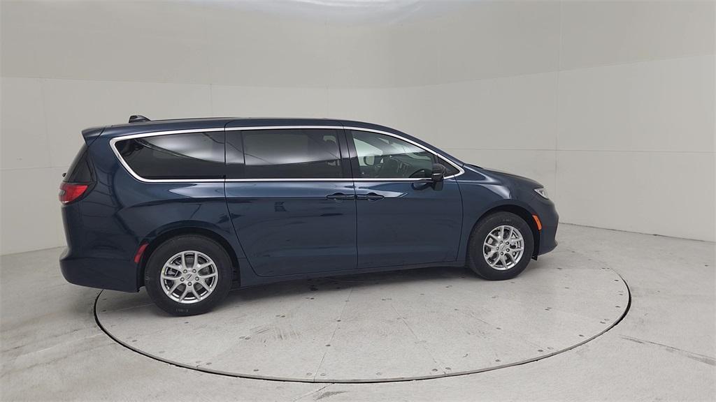 new 2025 Chrysler Pacifica car, priced at $44,515