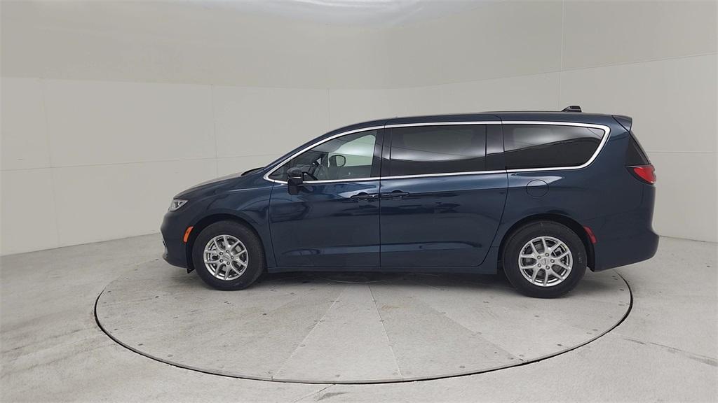 new 2025 Chrysler Pacifica car, priced at $44,015