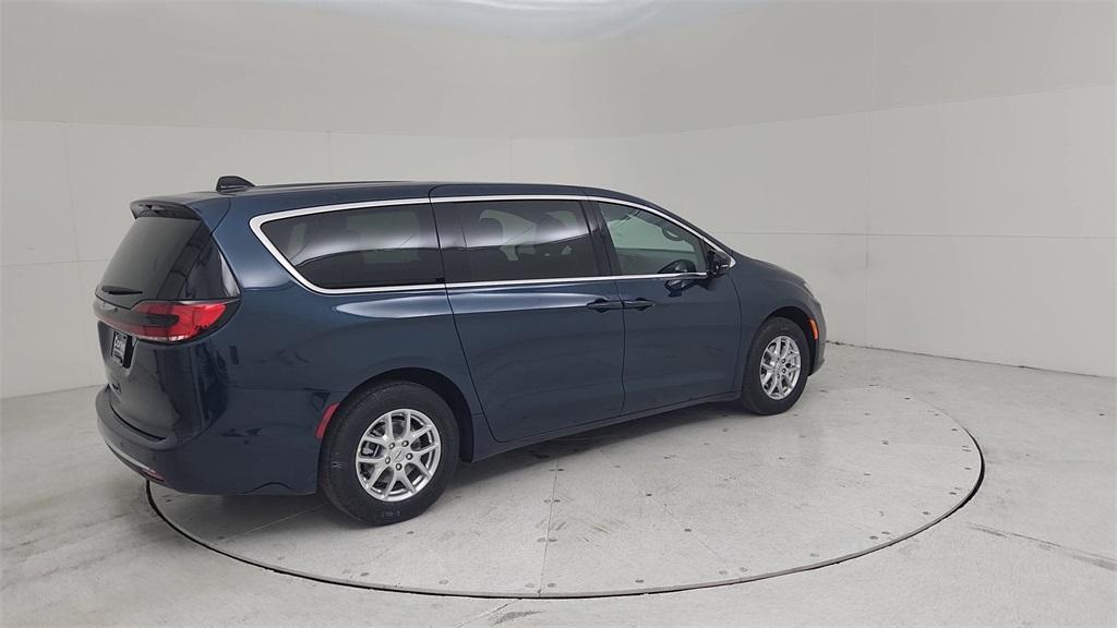 new 2025 Chrysler Pacifica car, priced at $44,515