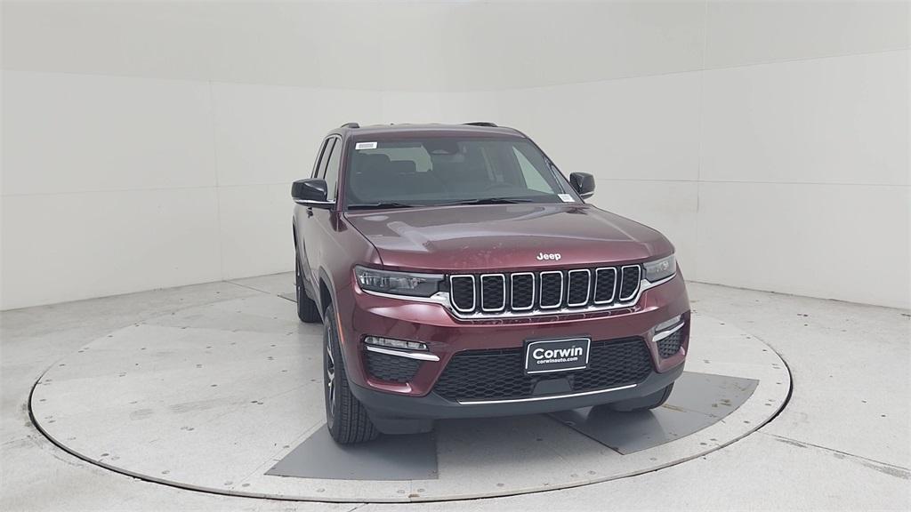 new 2025 Jeep Grand Cherokee car, priced at $46,608